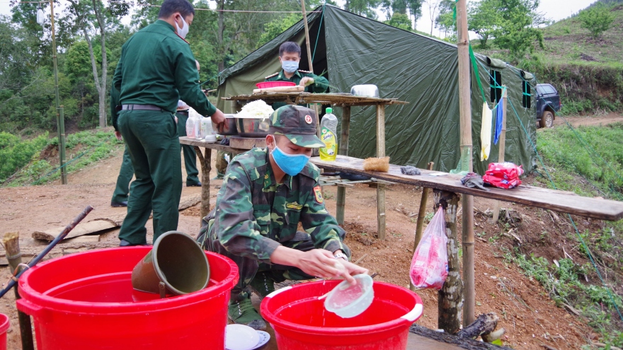 Lính biên phòng Sơn La kiên trì bám chốt phòng chống dịch Covid-19