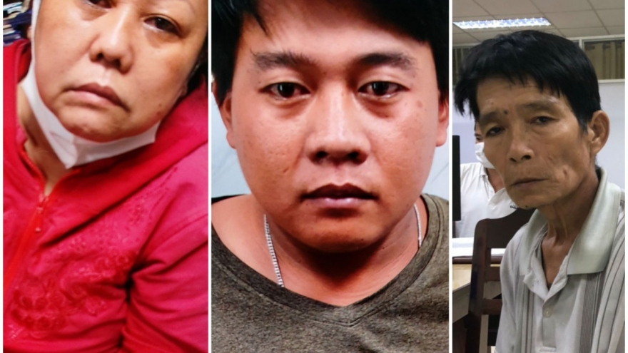 Vợ chồng và con trai mua bán heroin