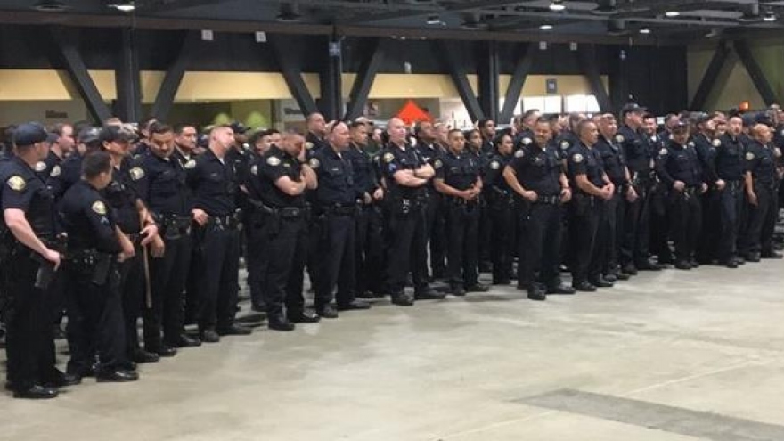Gần 300 cảnh sát Mỹ tham gia sự kiện 'siêu lây nhiễm', dân bức xúc khiếu nại