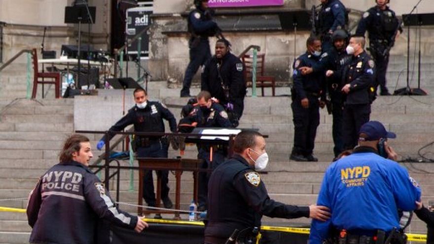 Thủ phạm vụ xả súng bên ngoài nhà thờ tại New York, Mỹ đã tử vong