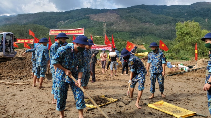 Lữ đoàn 680, Vùng 3 Hải quân giúp người dân Quảng Nam khắc phục hậu quả bão lũ