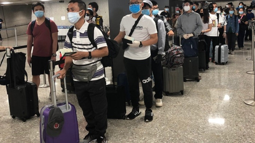 Vietnam Airlines repatriates close to 360 citizens from US