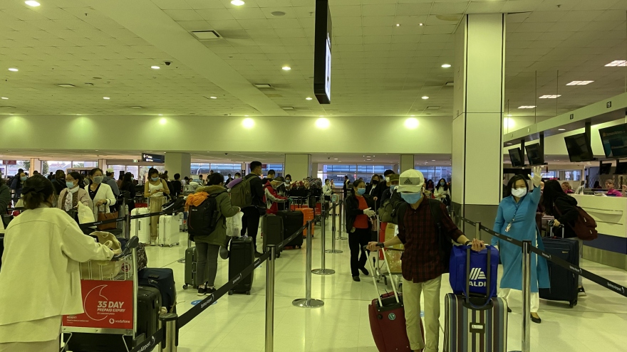Vietnam Airlines brings home over 340 citizens from Australia, NZ