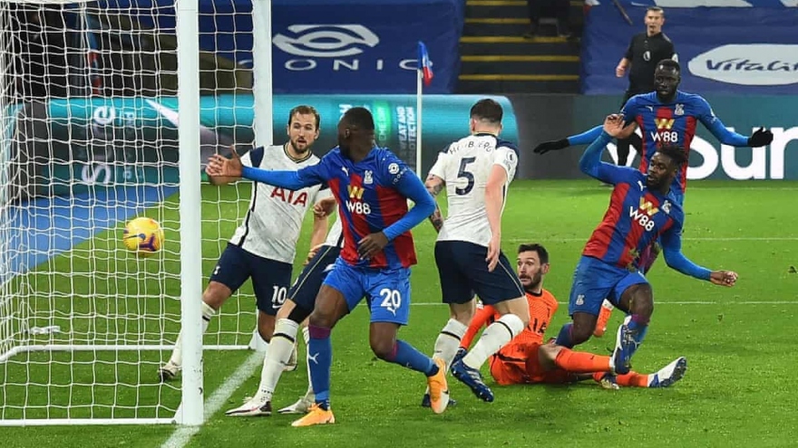 Kane ghi bàn như truyện Tsubasa, Tottenham vẫn ôm hận trước Crystal Palace