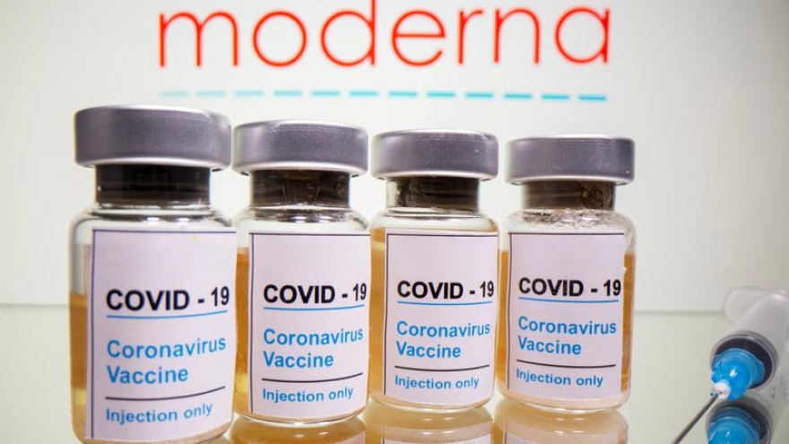 Mỹ phê duyệt việc sử dụng vaccine Covid-19 của Moderna cho các phi công