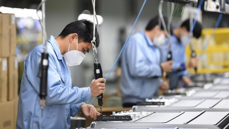 ADB raises Vietnamese GDP growth forecast to 2.3% this year