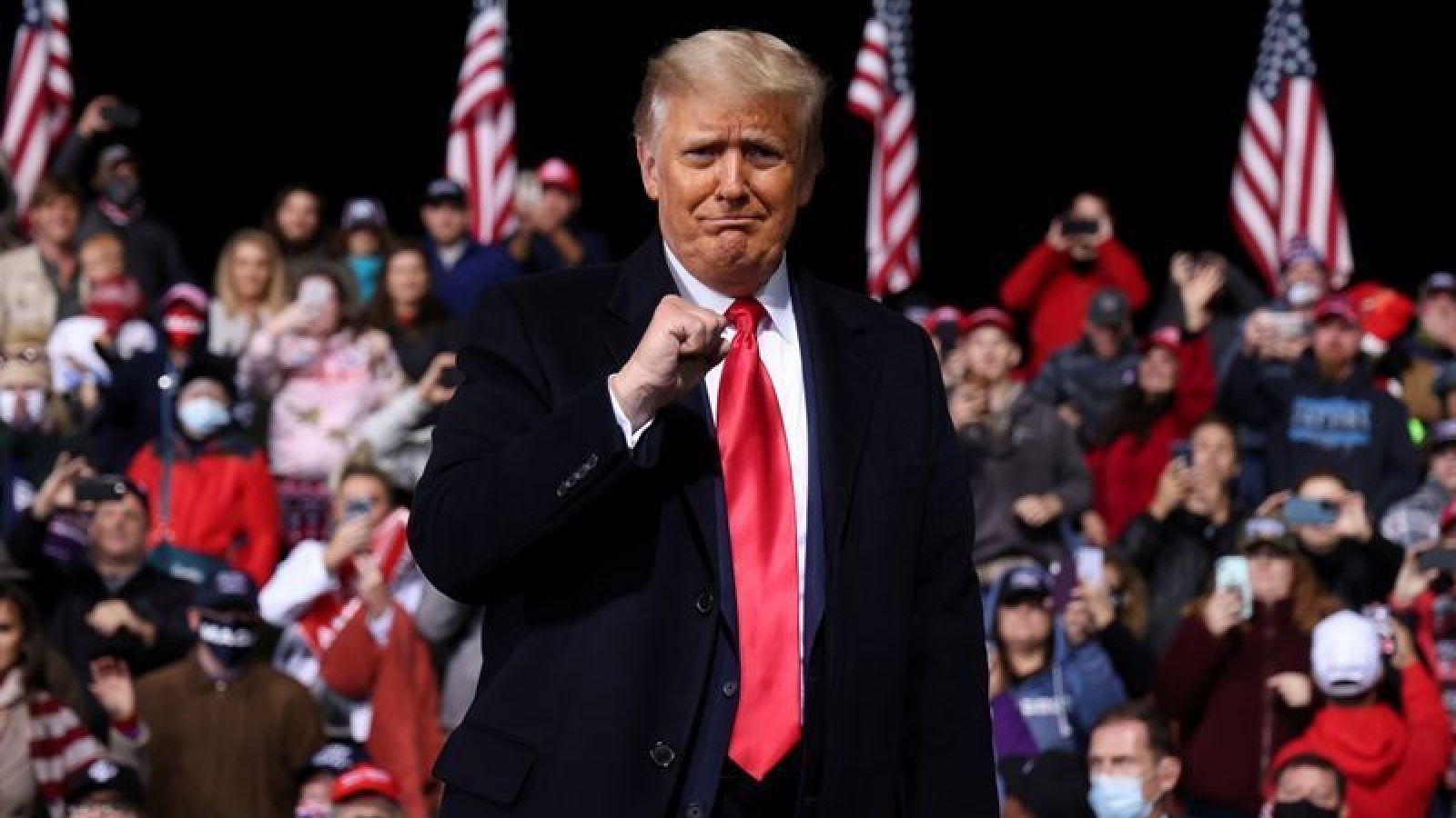 Trump và 17 bang ủng hộ Texas kiện các bang chiến trường Biden thắng