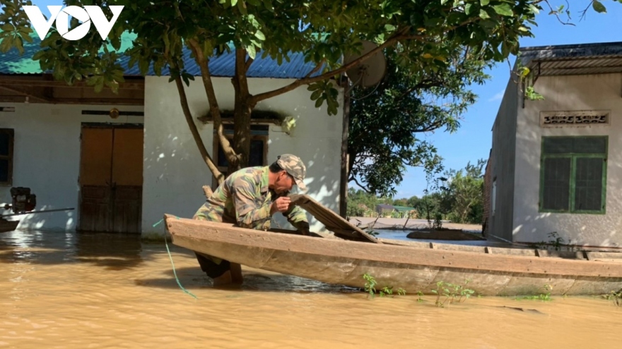 Malaysia supports flood victims in central Vietnam