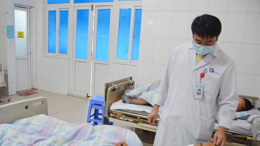 Bệnh viện Bãi Cháy cứu sống bệnh nhân vỡ hộp sọ do bị thang máy kẹp