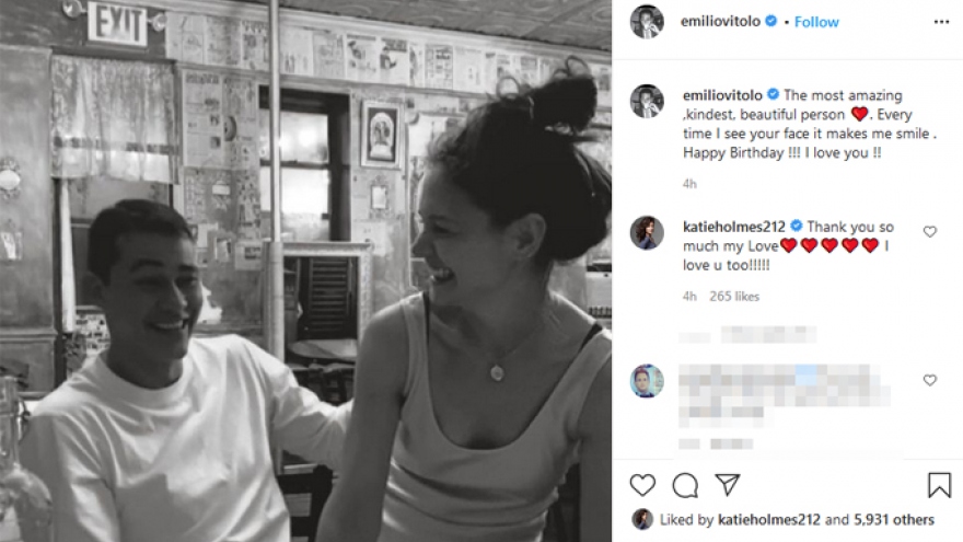Katie Holmes và bạn trai lần đầu công khai thể hiện tình cảm trên Instagram