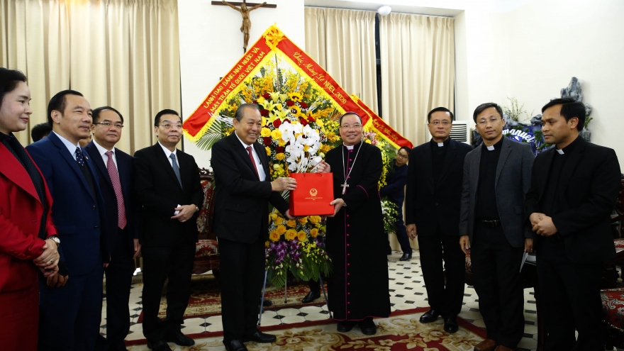 Phó Thủ tướng Trương Hòa Bình chúc mừng Giáng sinh đồng bào giáo dân