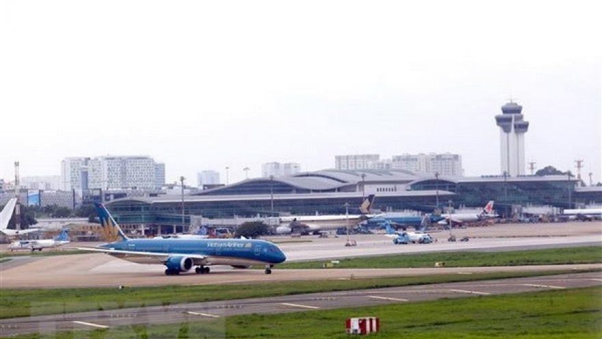 Upgrade of Tan Son Nhat airport’s runway completed