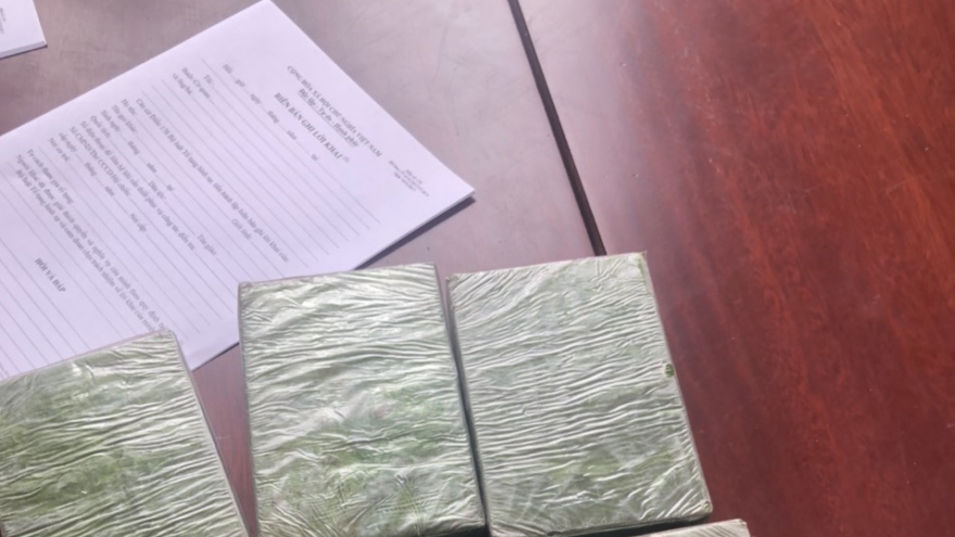 Bắt 2 đối tượng vận chuyển 6 bánh heroin từ Điện Biên về Hải Phòng