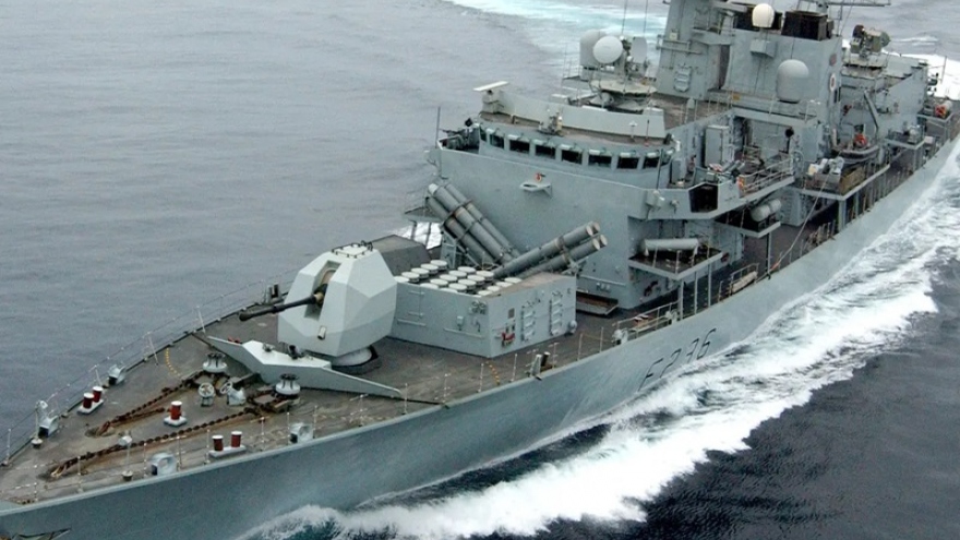 Tàu hải quân Anh sẵn sàng bảo vệ vùng biển trước các tàu đánh cá của EU