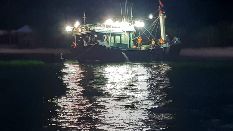 Cứu kịp thời 12 ngư dân gặp nạn ở biển Cù Lao Chàm