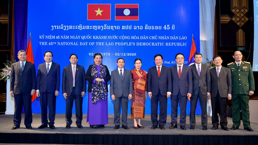 Lãnh đạo Đảng, Nhà nước dự chiêu đãi kỷ niệm thứ 45 Quốc khánh nước CHDCND Lào