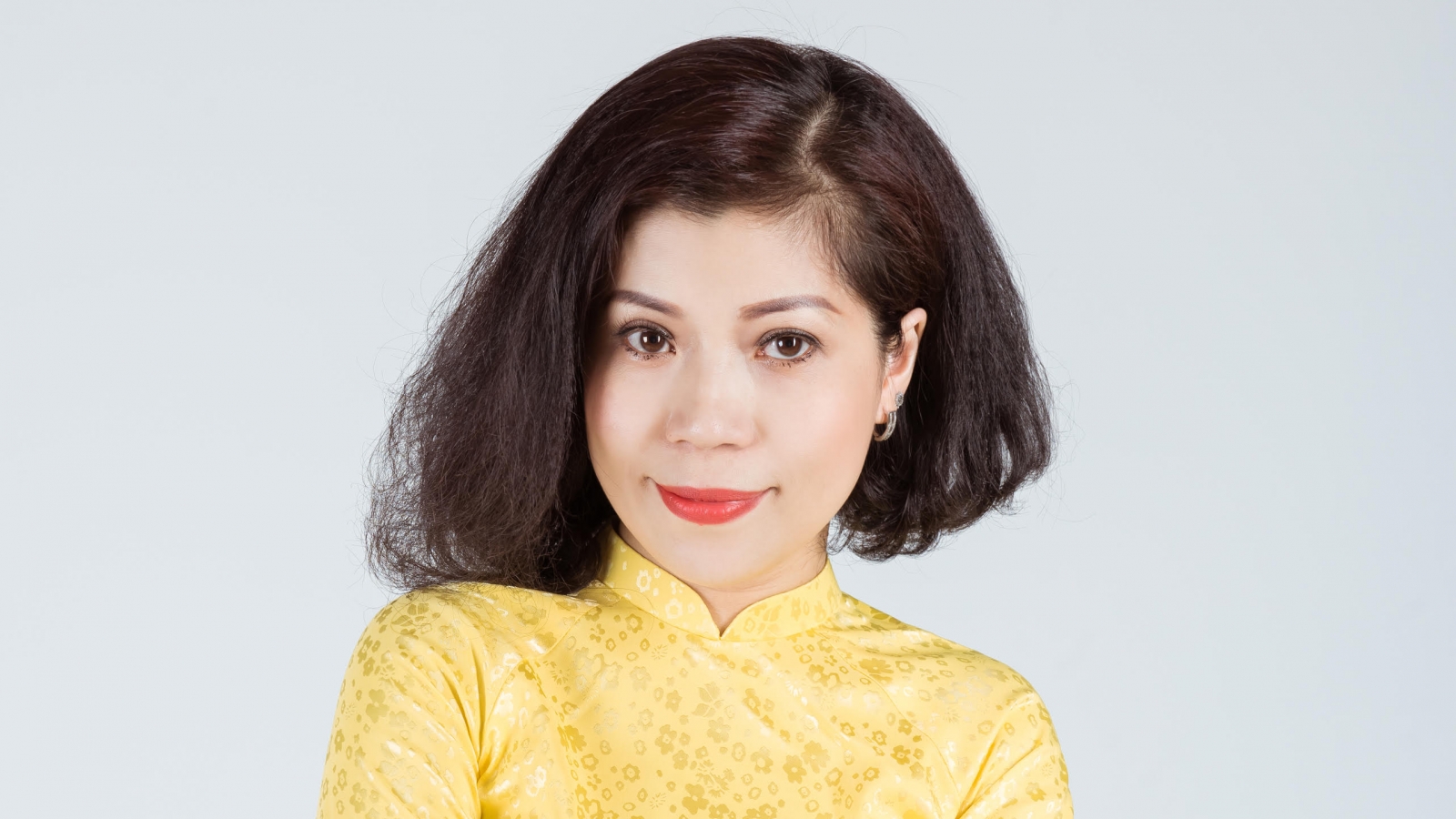 Ca sỹ Đinh Lan Hương ra mắt MV "Hà Nội bình yên" 
