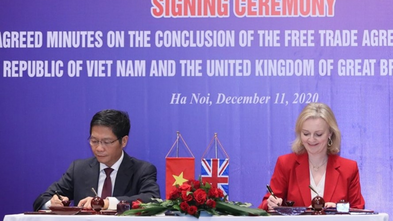 Việt Nam ký Hiệp định thương mại tự do với Vương quốc Anh và Bắc Ireland