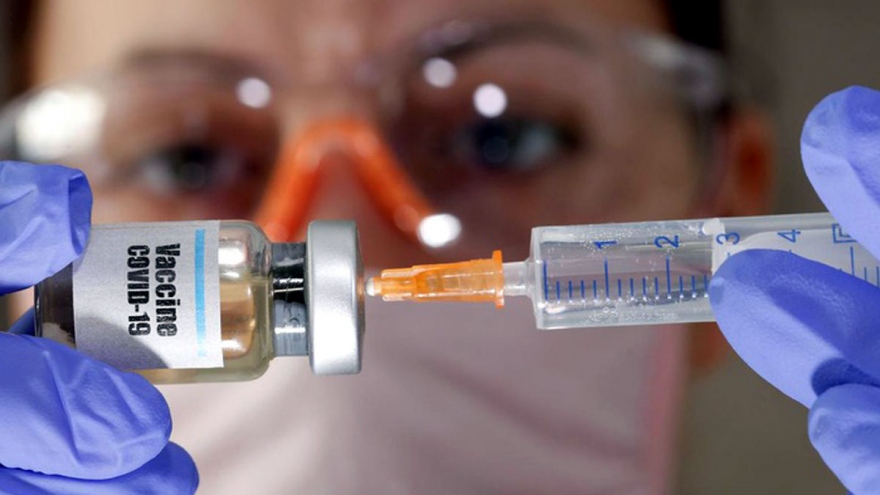 Nhiều quốc gia khởi động chương trình tiêm chủng vaccine Covid-19