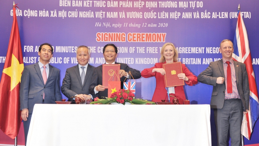 Vietnam, UK officially sign bilateral FTA in London