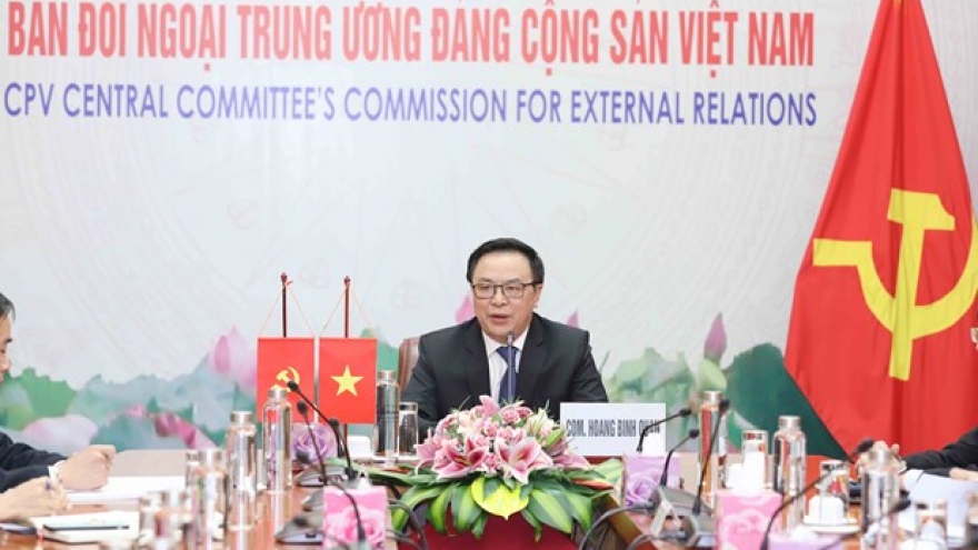 Vietnamese, Chinese Party officials hold talks virtually