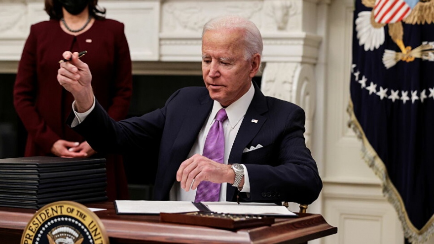 Làn sóng thứ 2 của Tổng thống Biden đảo ngược "di sản Trump"