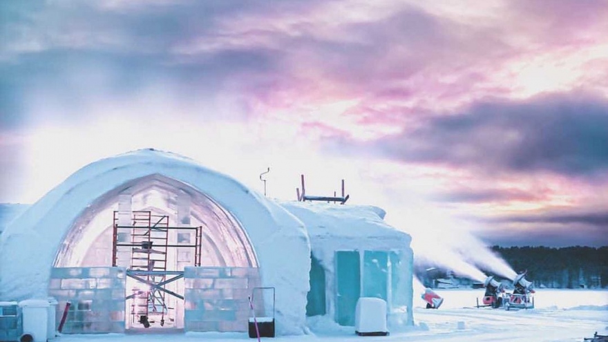 Khách sạn lạnh giá xây bằng băng tuyết