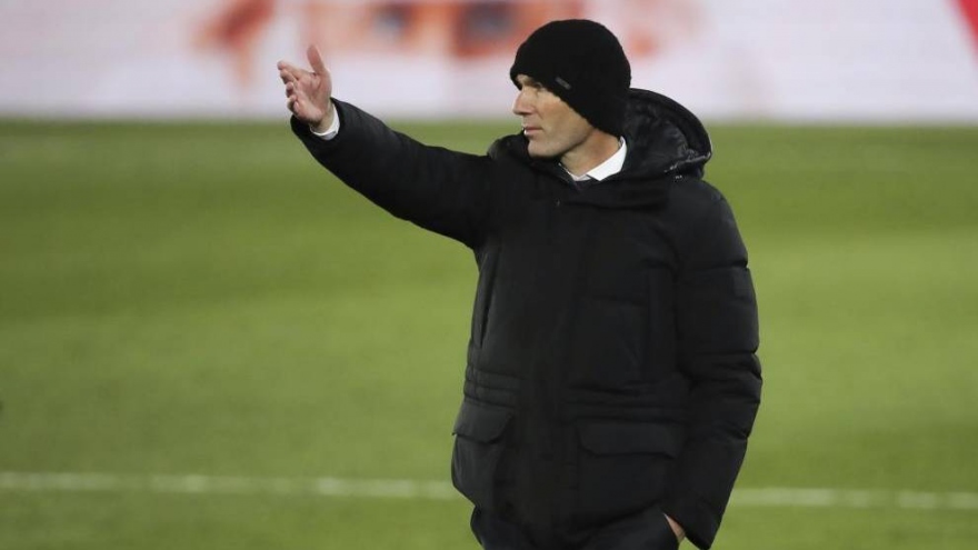 HLV Zidane phải cách ly vì Covid-19, Real Madrid gặp khó trước vòng 18 La Liga 