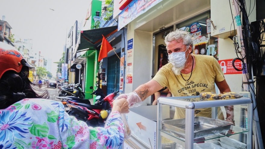 Stranded French tourist struggling to earn a living