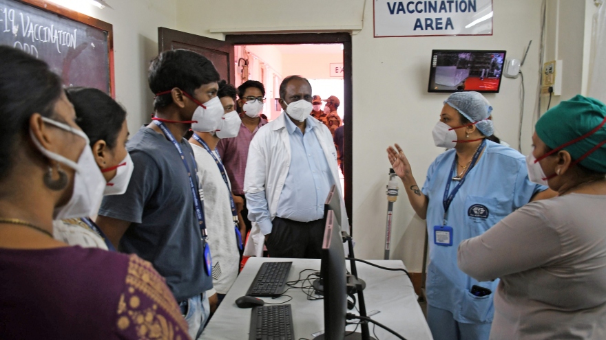 Ấn Độ bắt đầu chiến dịch tiêm chủng vaccine COVID-19