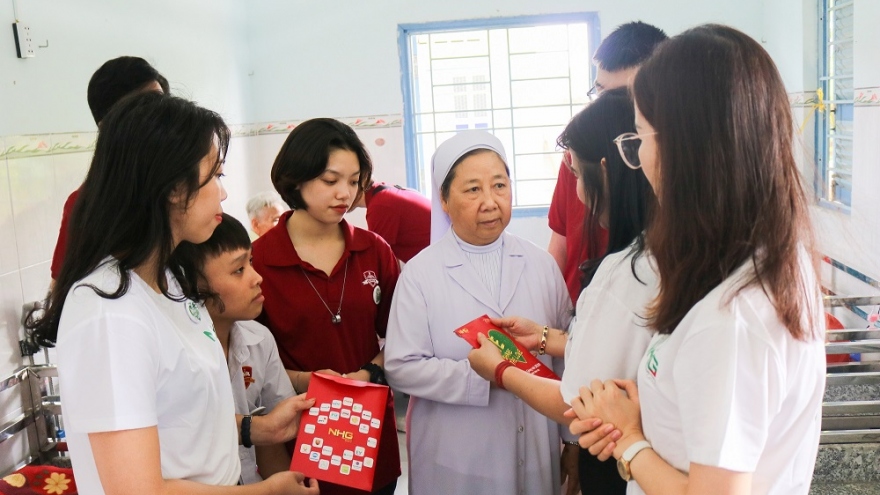 Tập đoàn giáo dục Nguyễn Hoàng thực hiện hành trình thiện tâm, hướng tới cộng đồng