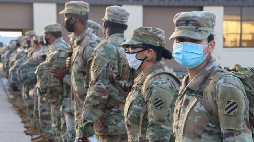 Bộ Quốc phòng Mỹ chuẩn bị 10.000 binh sĩ hỗ trợ tiêm chủng Covid-19 