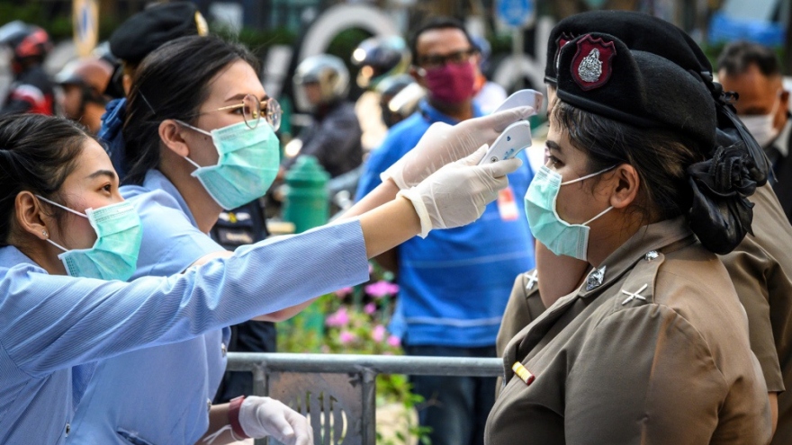 Thái Lan sẽ giới nghiêm nếu có hơn 10.000 ca Covid-19/ngày, LHQ kêu gọi tiêm chủng