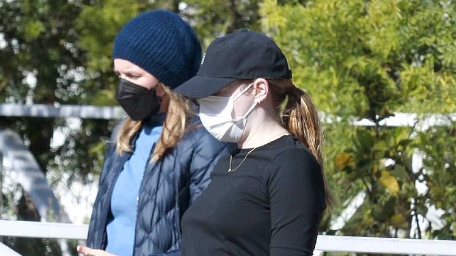 Emma Stone mang thai con đầu lòng với nhà làm phim Dave McCary