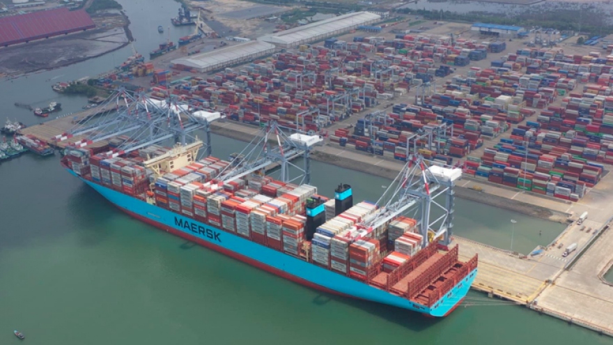 Các cảng biển VIMC đón những tấn hàng đầu năm 2021