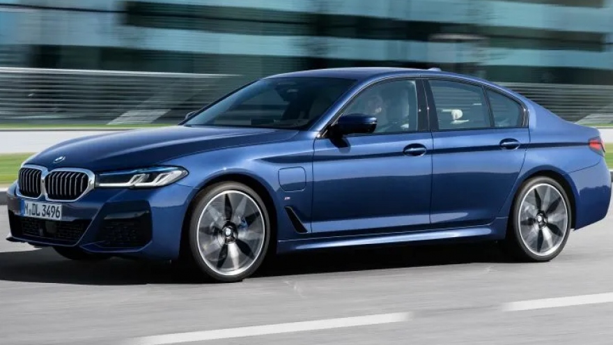 BMW đạt ngôi vương doanh số xe sang tại Mỹ năm 2020