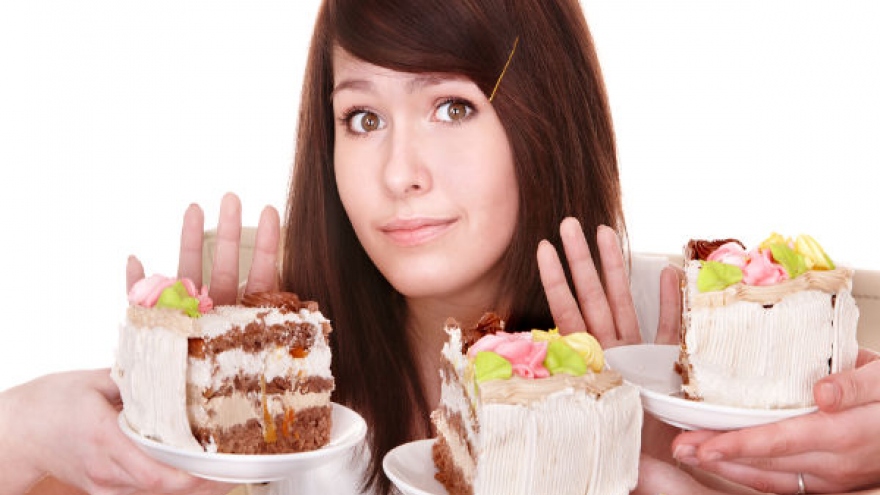 Mẹo giúp bạn thoải mái ăn uống mà không lo tăng cân dịp Tết này