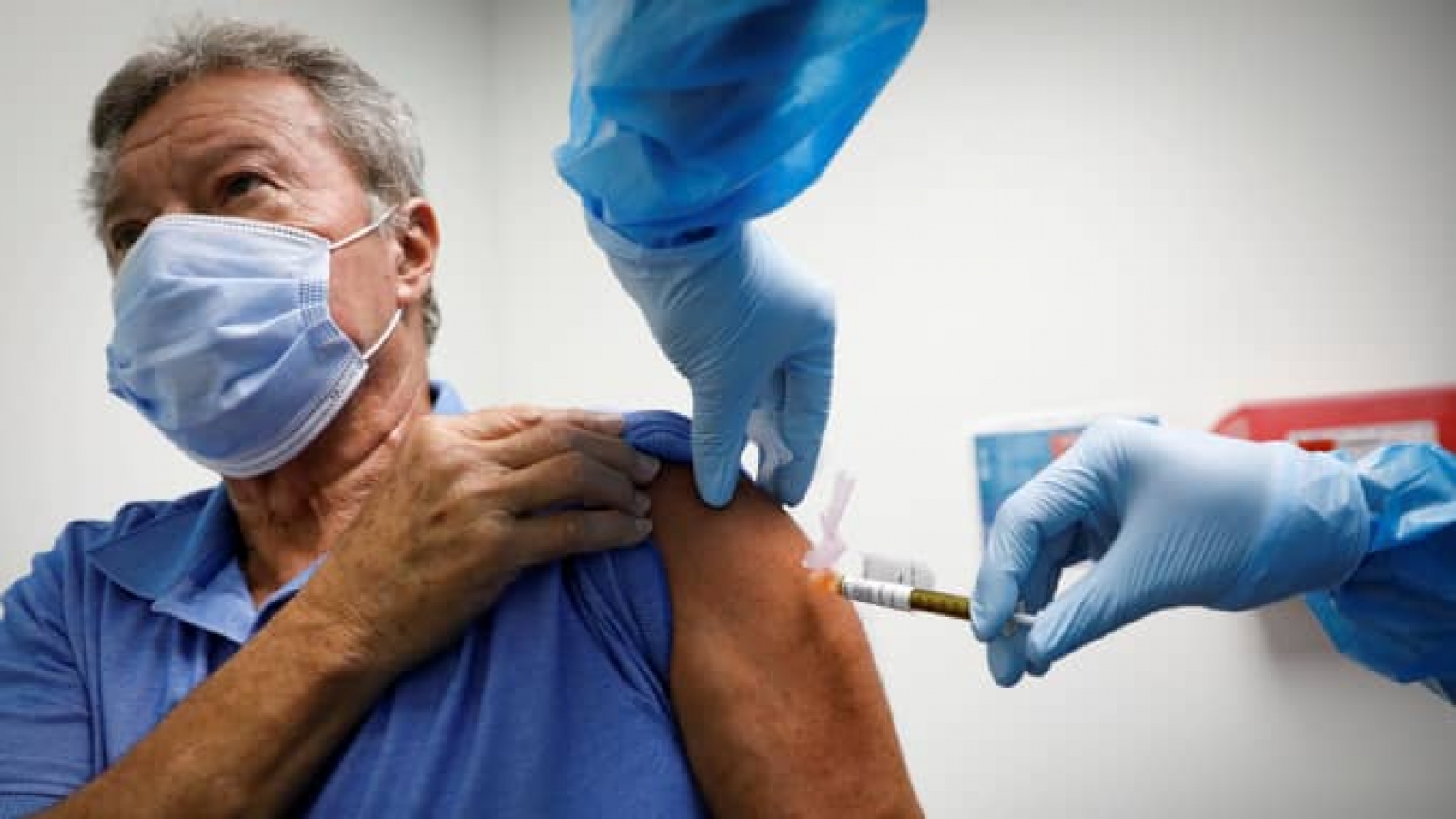Mỹ và châu Âu “gặp khó” trong thực hiện mục tiêu tiêm phòng vaccine Covid-19 cho người dân