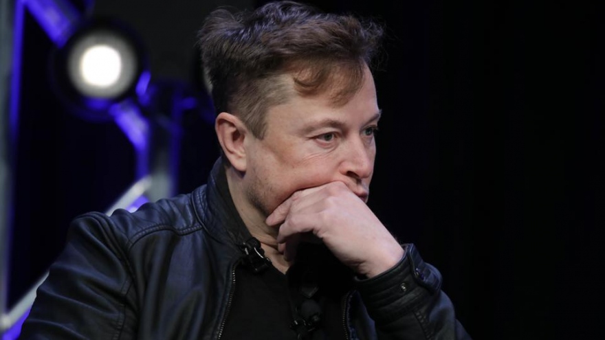 Tỷ phú Elon Musk mất ngôi giàu nhất thế giới chỉ trong một ngày
