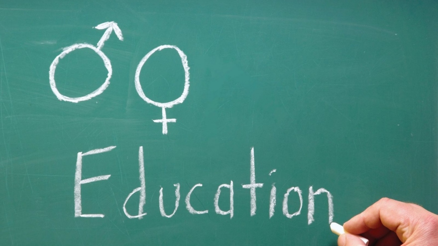 Giáo dục giới tính theo phương thức cấm đoán không còn phù hợp