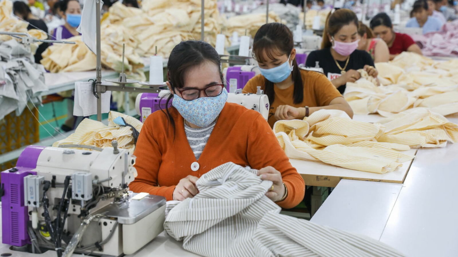 Doanh nghiệp được giảm thuế khi sử dụng nhiều lao động nữ