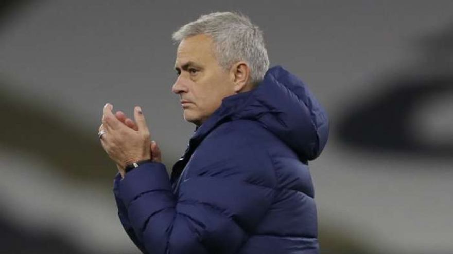 HLV Mourinho đi vào lịch sử khi giúp Tottenham vào chung kết League Cup