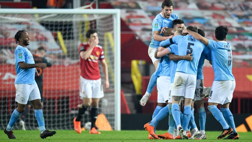 Hạ gục MU bằng "bóng chết", Man City vào chung kết League Cup