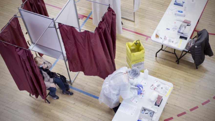 Pháp xem xét khả năng phong tỏa toàn quốc lần thứ 3