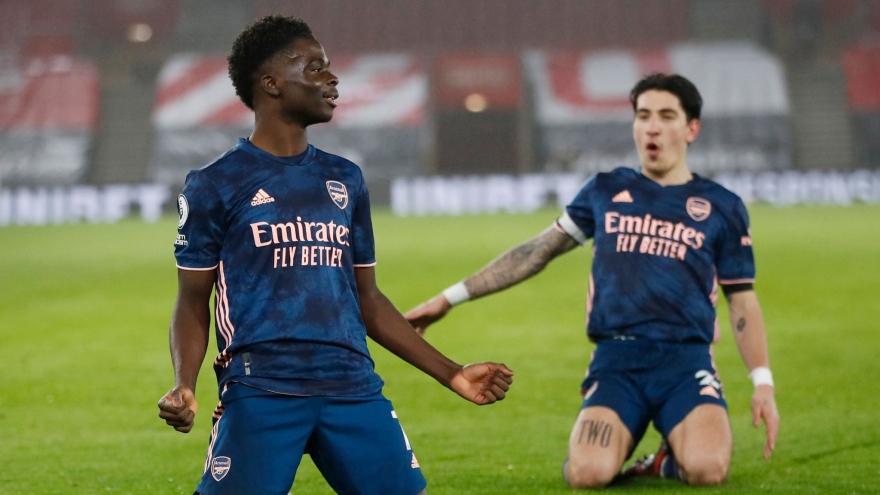 Ngược dòng hạ Southampton, Arsenal vượt qua Chelsea trên BXH Ngoại hạng Anh