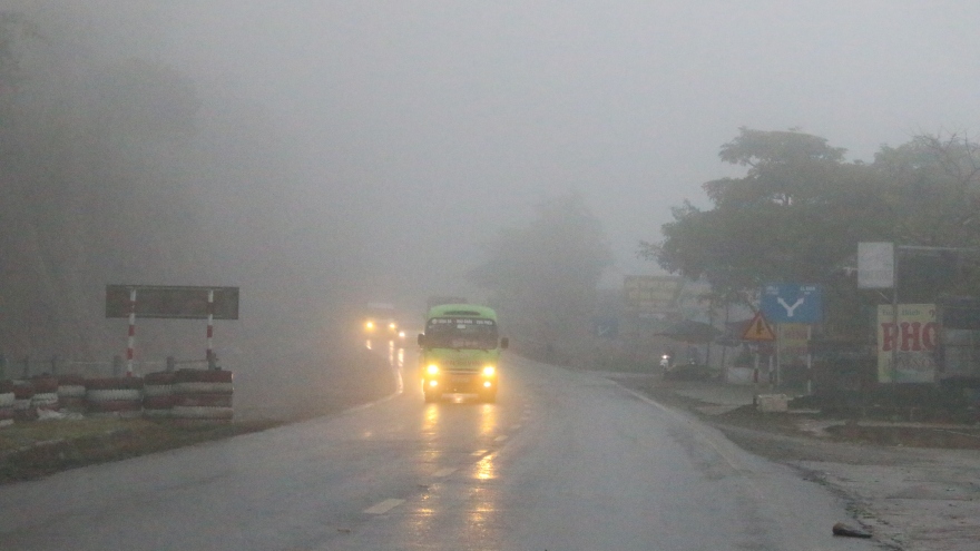  Sương mù dày đặc trên Quốc lộ 6