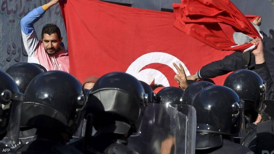 Tunisia cải tổ nội các trong bối cảnh biểu tình leo thang