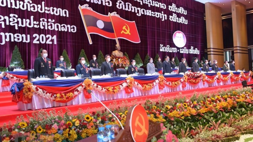 VFF leader congratulates Laos on 11th Party Congress