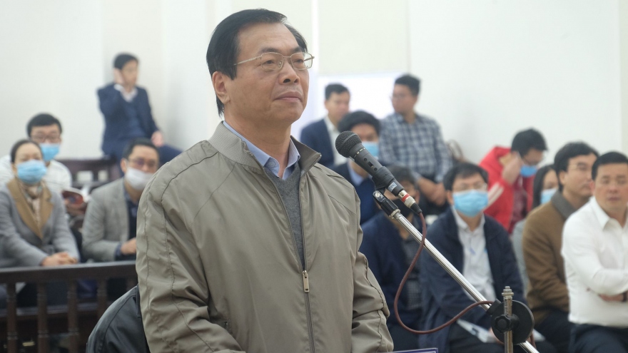 Hoãn phiên xét xử cựu Bộ trưởng Vũ Huy Hoàng và 9 đồng phạm