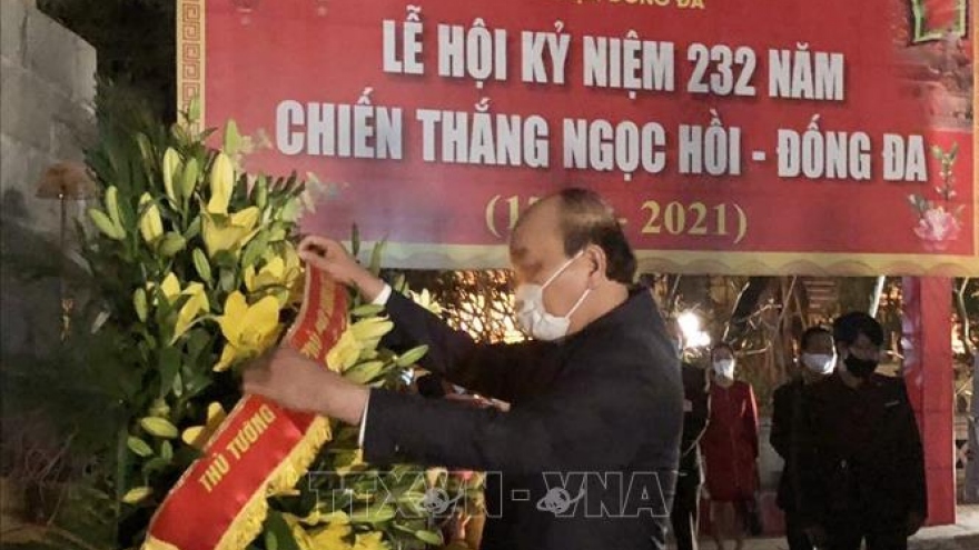 Thủ tướng dâng hương tưởng nhớ Hoàng đế Quang Trung – Nguyễn Huệ